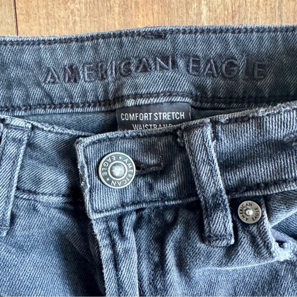 American Eagle Mom Jean Black Ripped Distressed Comfort Stretch Waistband Sz 00 - Picture 7 of 8